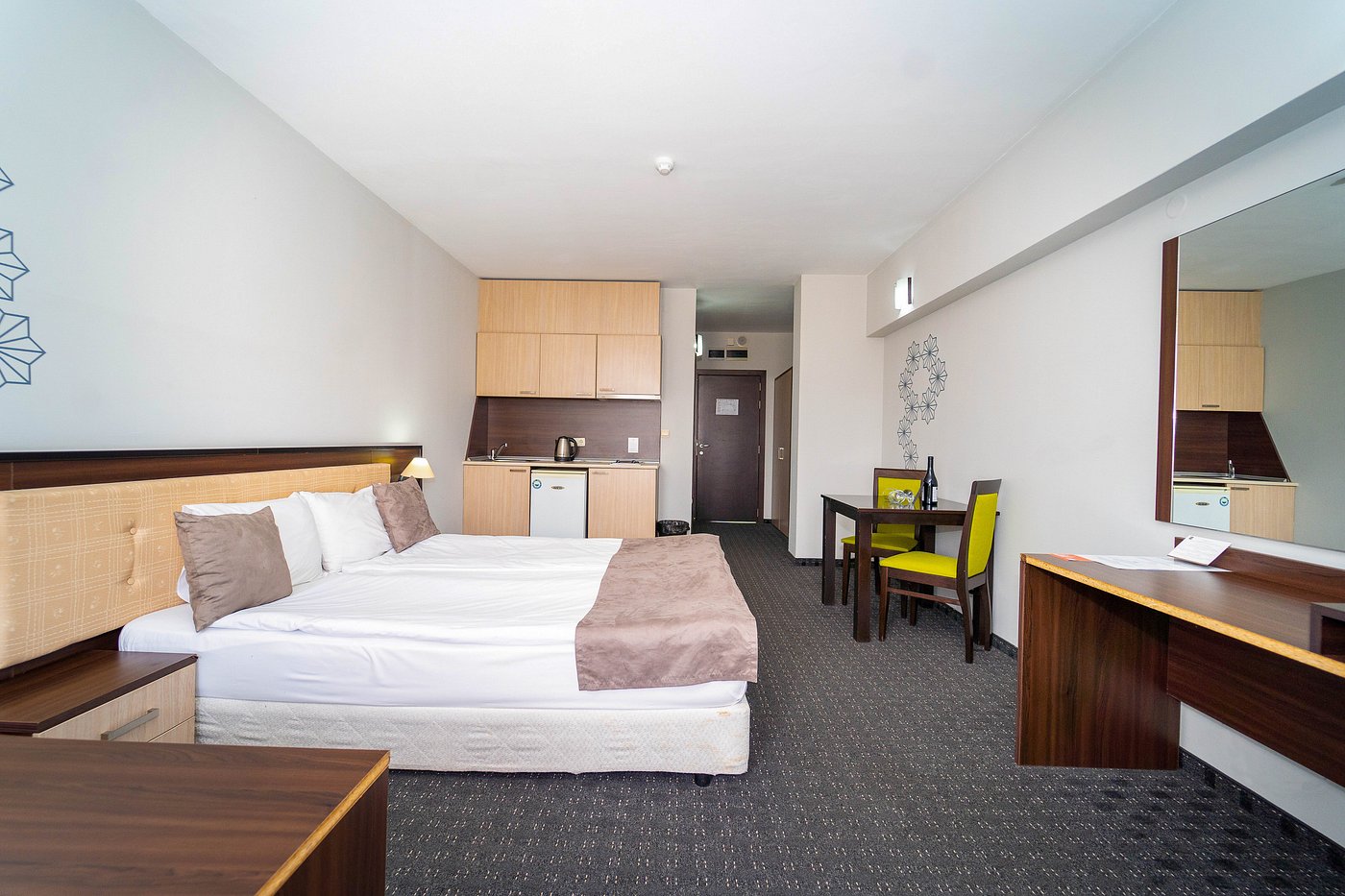 Suite with kitchenette